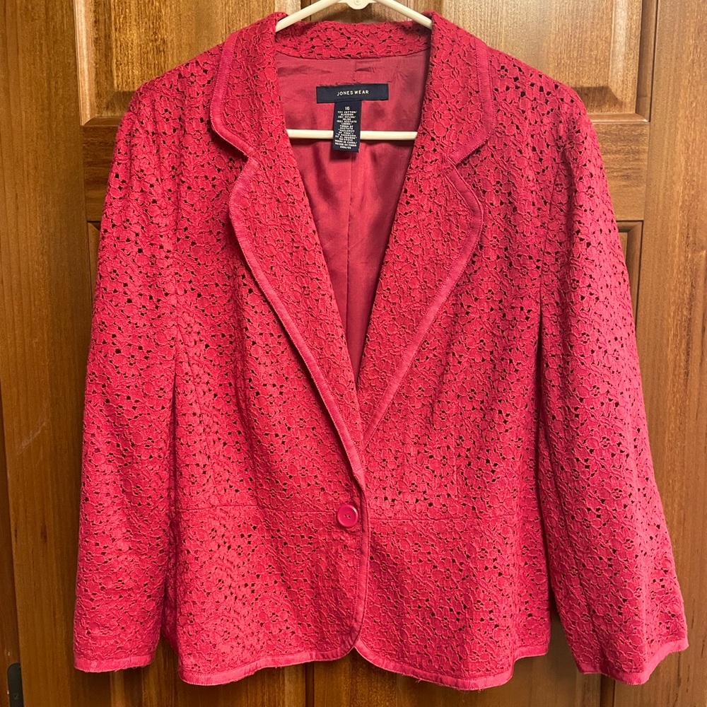 Jones Wear size 16 lacy pink jacket